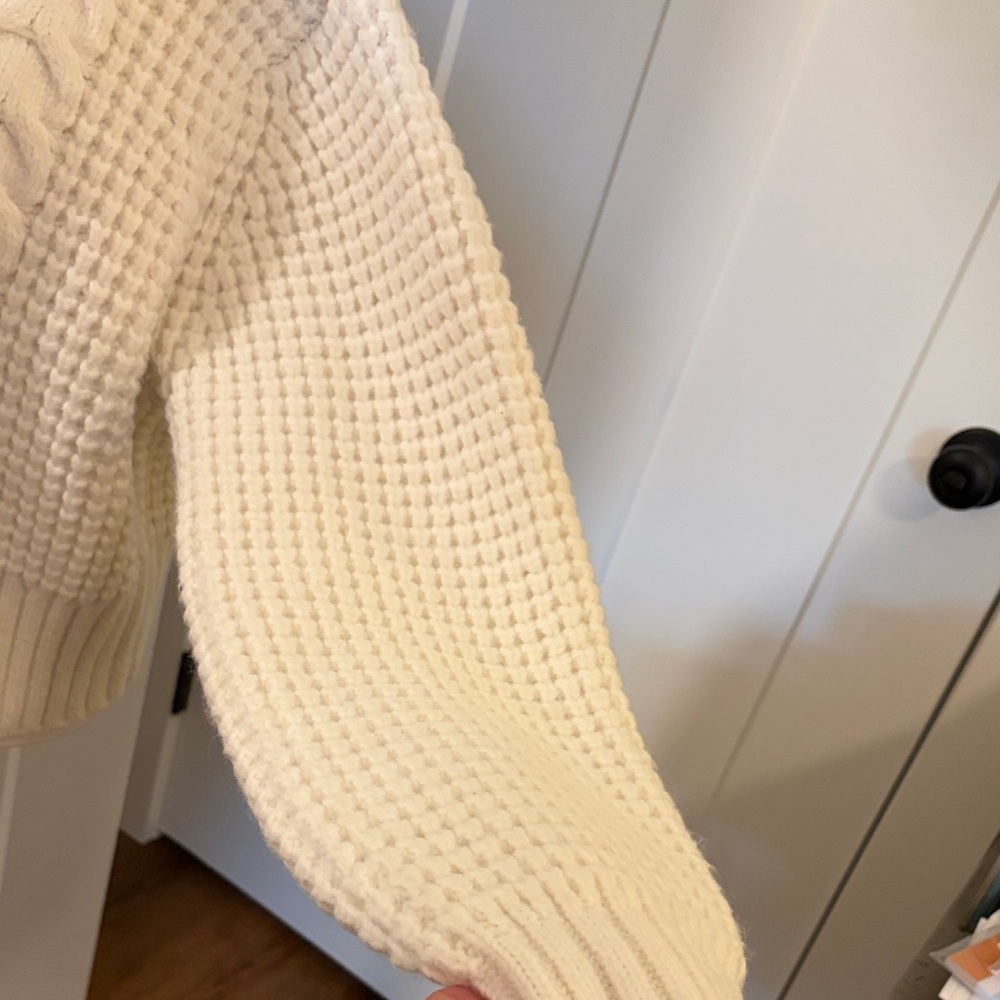 🪵 🔥 Cozy Cream Cable Knit Cardigan 🪵 🔥 - Picture 8 of 13